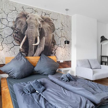 Apartment 1, Direkt Am Bahnhof Aken Buitenkant foto