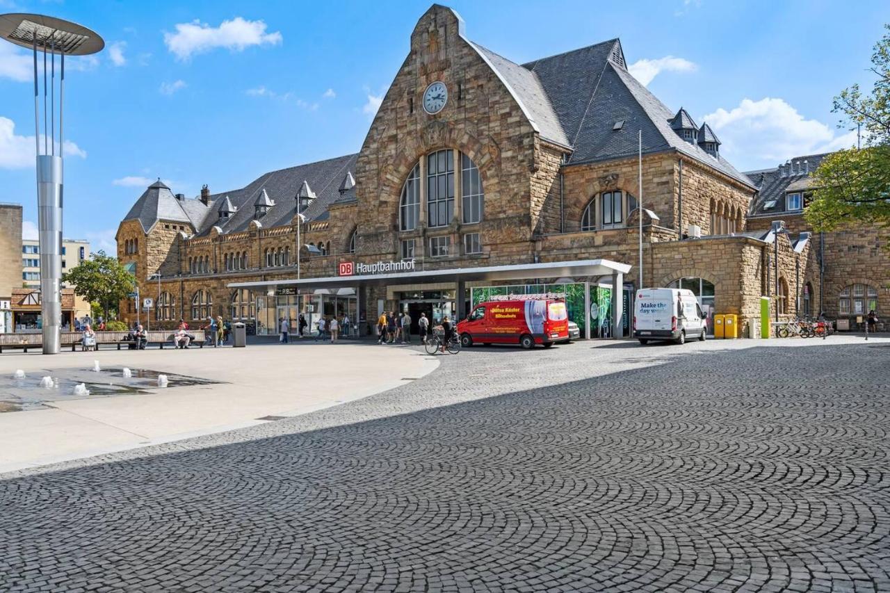 Apartment 1, Direkt Am Bahnhof Aken Buitenkant foto